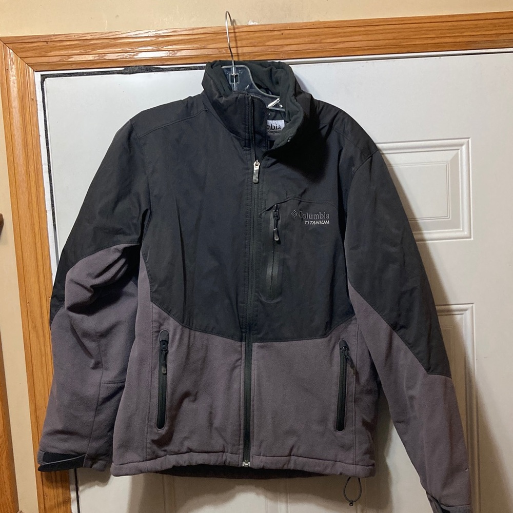 Columbia Men's Two-Tone Performance Jacket M